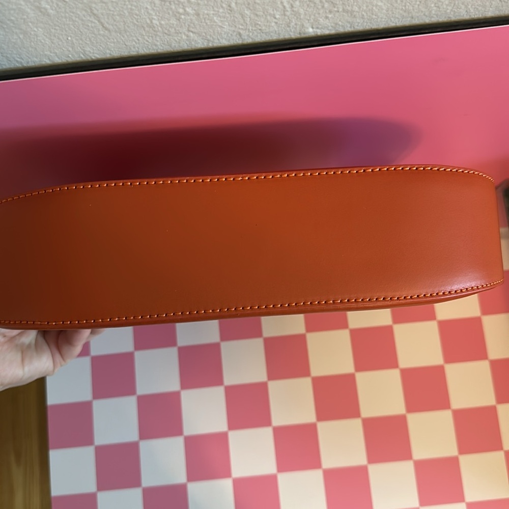 Italian Leather Deep Orange Crossbody Bag with Gold Chain. Excellent Condition. - Picture 4 of 10
